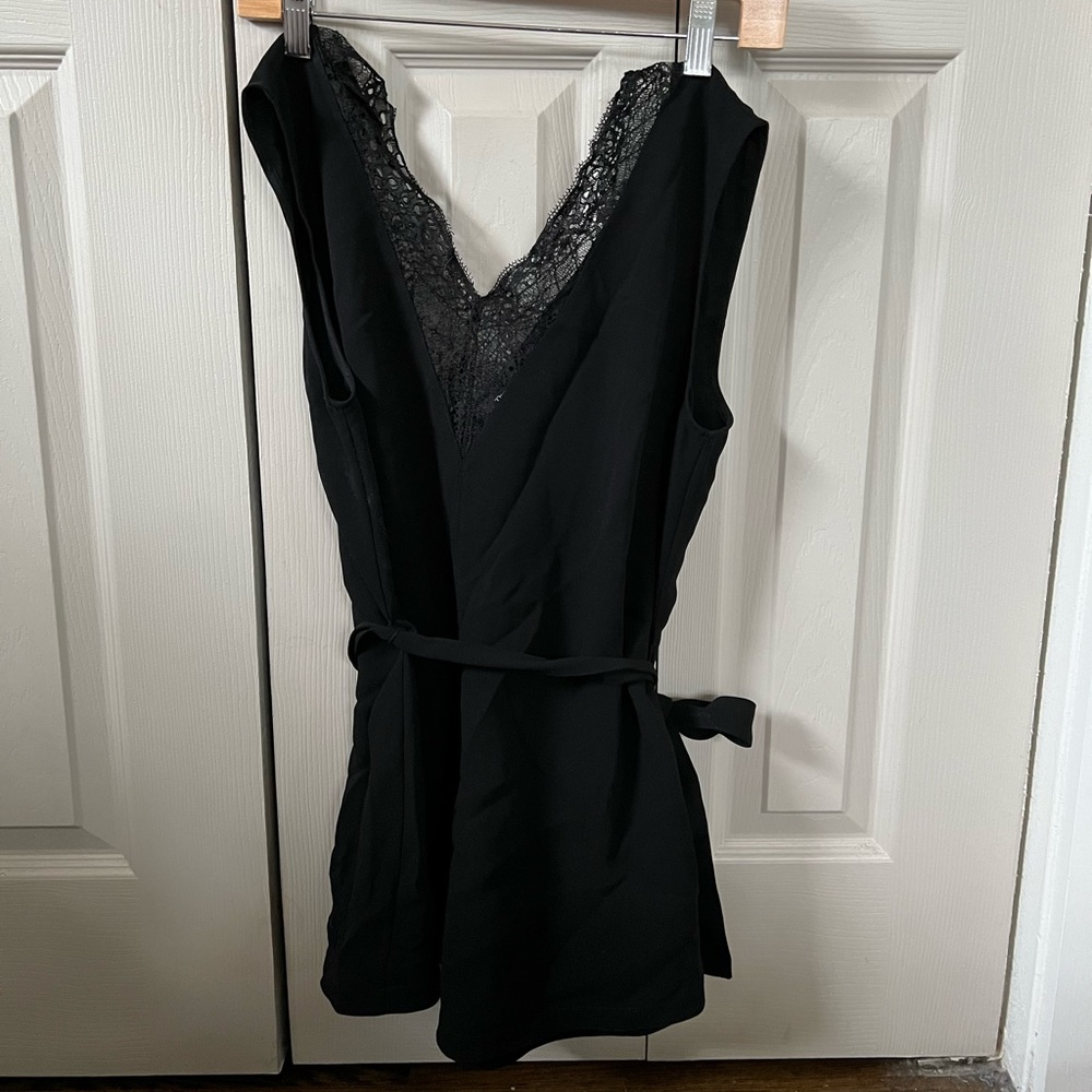 Theory lace black sleeveless blouse